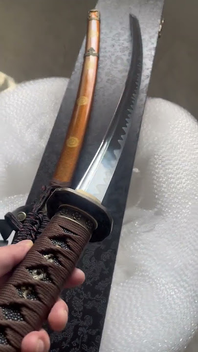 Katana or Tachi? #katana #tachi #samuraisword
