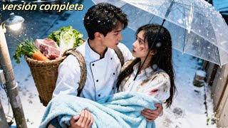 Chef pobre salva mendiga,sin saber es CEO oculta;al día siguiente,¡ella le pide matrimonio con 50 M！