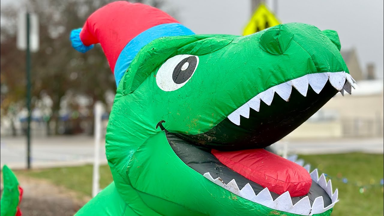 Last Minute Chaos Christmas Shopping At The Fort Wayne Mall In Indiana last-minute-chaos-christmas-shopping-at-the-fort-wayne-mall-in-indiana