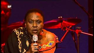 Miriam Makeba - Ibhabhalazi (Live at AVO Session (Basel) Switzerland - 2006)