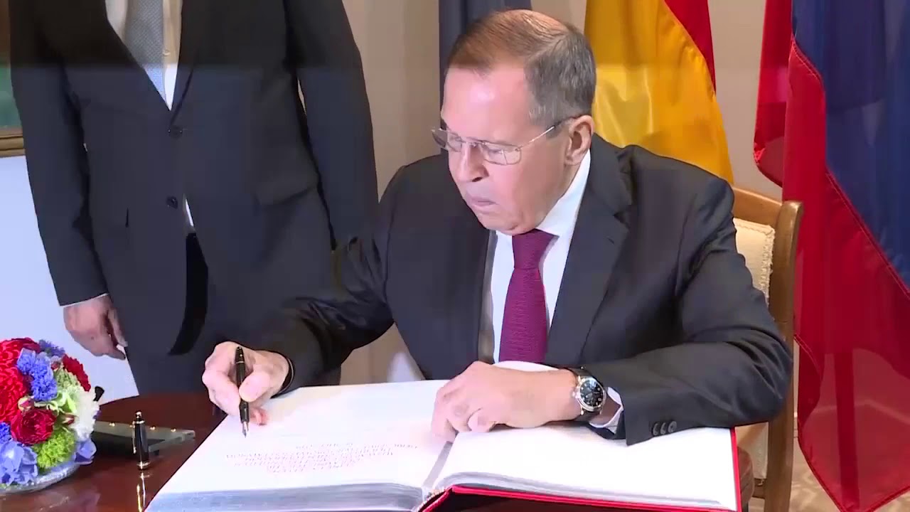 Запись в книге почетных гостей Штайгенбергер гранд-отель Петерсберг, Бонн, 18 июля 2019 года