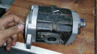 How to repair hydraulic pump of a forklift.