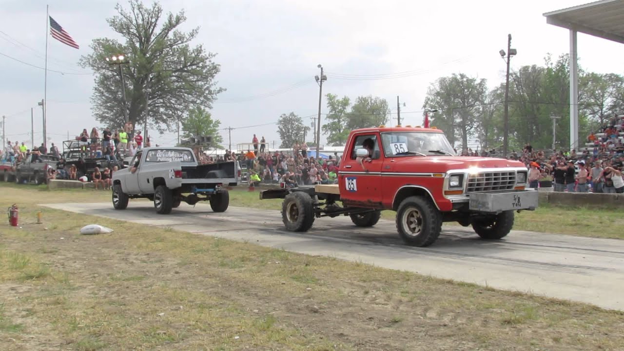 Orange Ford Vs Grey ChevyTug Of War At Wapak Tug Fest YouTube
