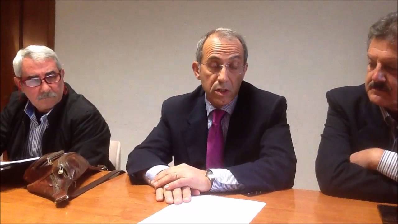 Comune di Maglie - conferenza stampa opposizione consiliare 1 dicembre 2015