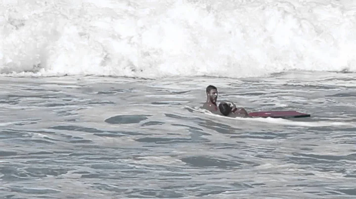 Andre Botha Rescues Evan Geiselman at Pipeline