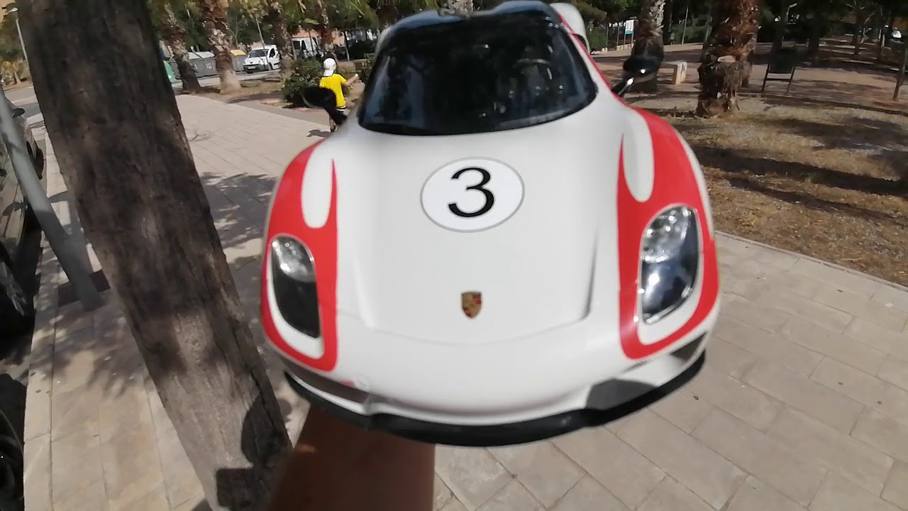 Coches de alta cilindrada en escala / Padres e hijos ...