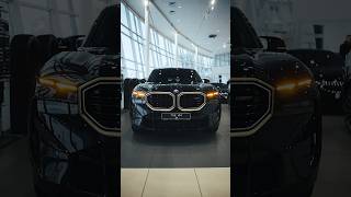 Уверенный Вид Bmw Xm В Черной Окраске С Золотистыми Акцентами. Как Вам?