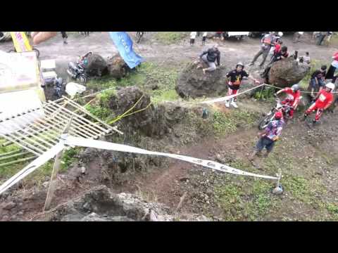 LATIHAN MOTOR TRIAL INDONESIA  FunnyDog.TV