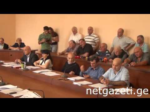 ხმაური, სიცილი, გინება და დაპირისპირება  -სტალინის ძეგლის განხილვა გორის საკრებულოში