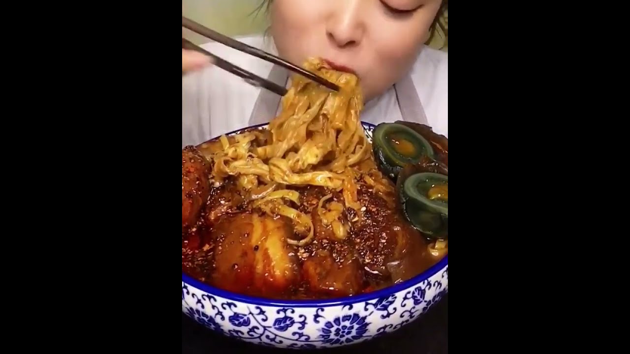 Eating red braised pork soup noodles, Asmr Eating