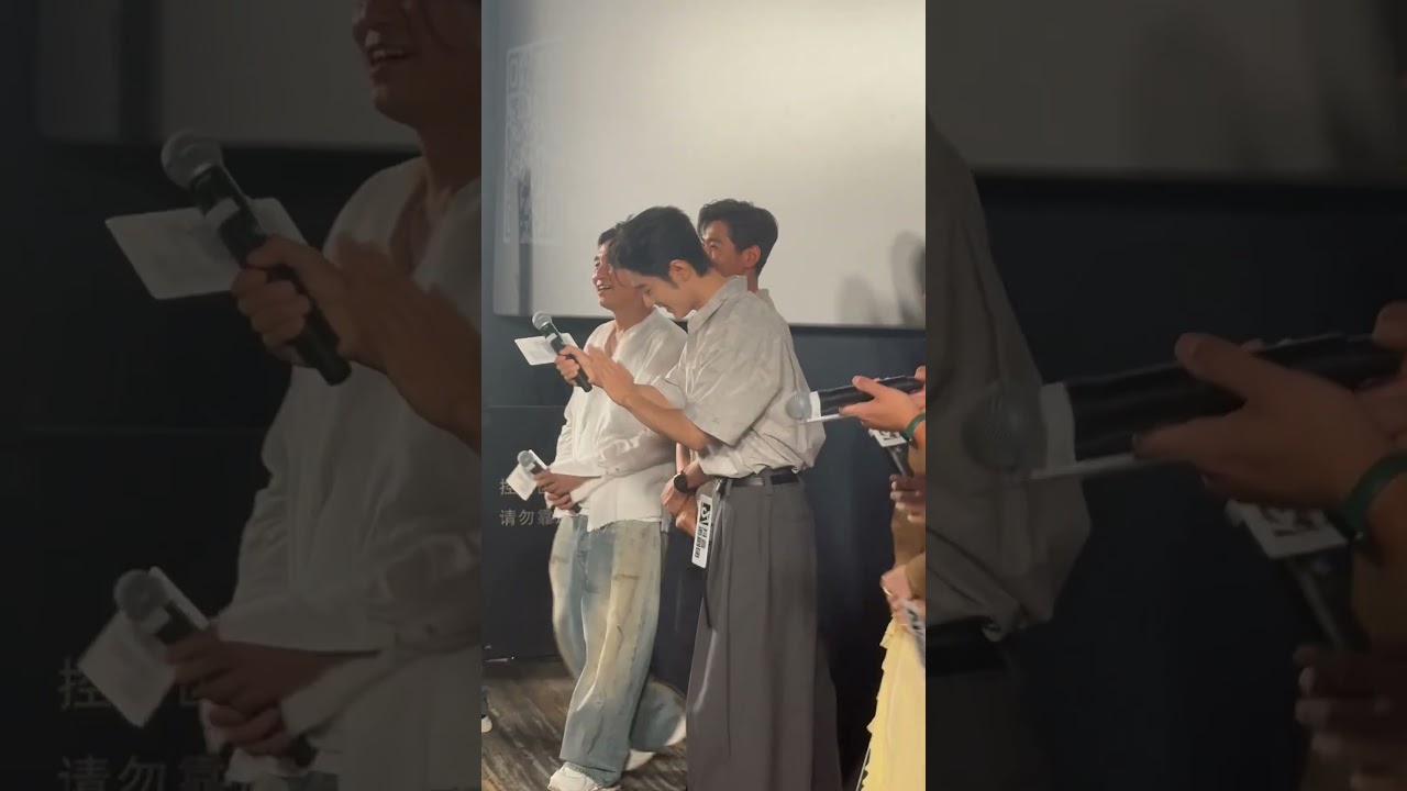 2025.05.19 Group photo of Xiao Zhan with fans at The Legend of Zang Hai fan meeting