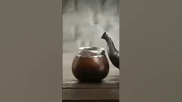 تعو نشرب متة وننسى هالحياة المعتة 