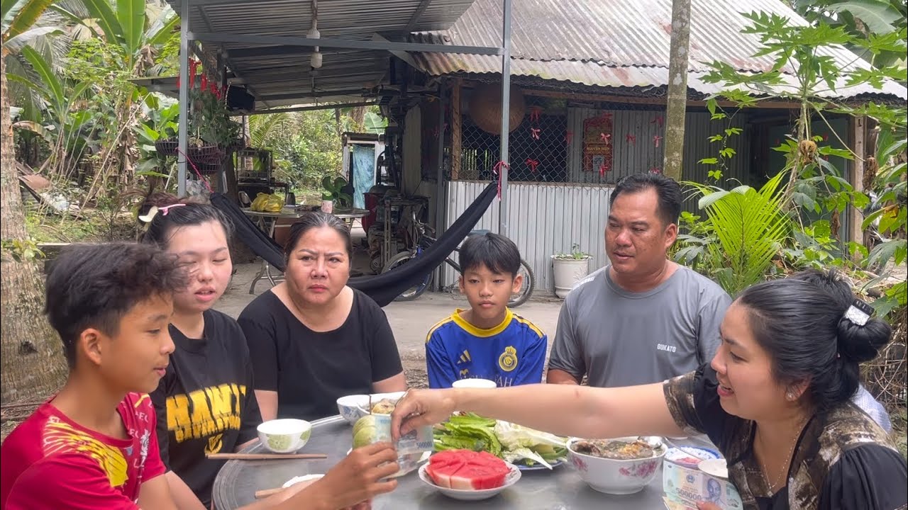 Chúc Mừng Các Bé Nhỏ Nhận Được Lì Xì Của Cô Nga -Qua Tết Ăn 2 Món Này Hết Nồi Cơm Không Hay|Atml