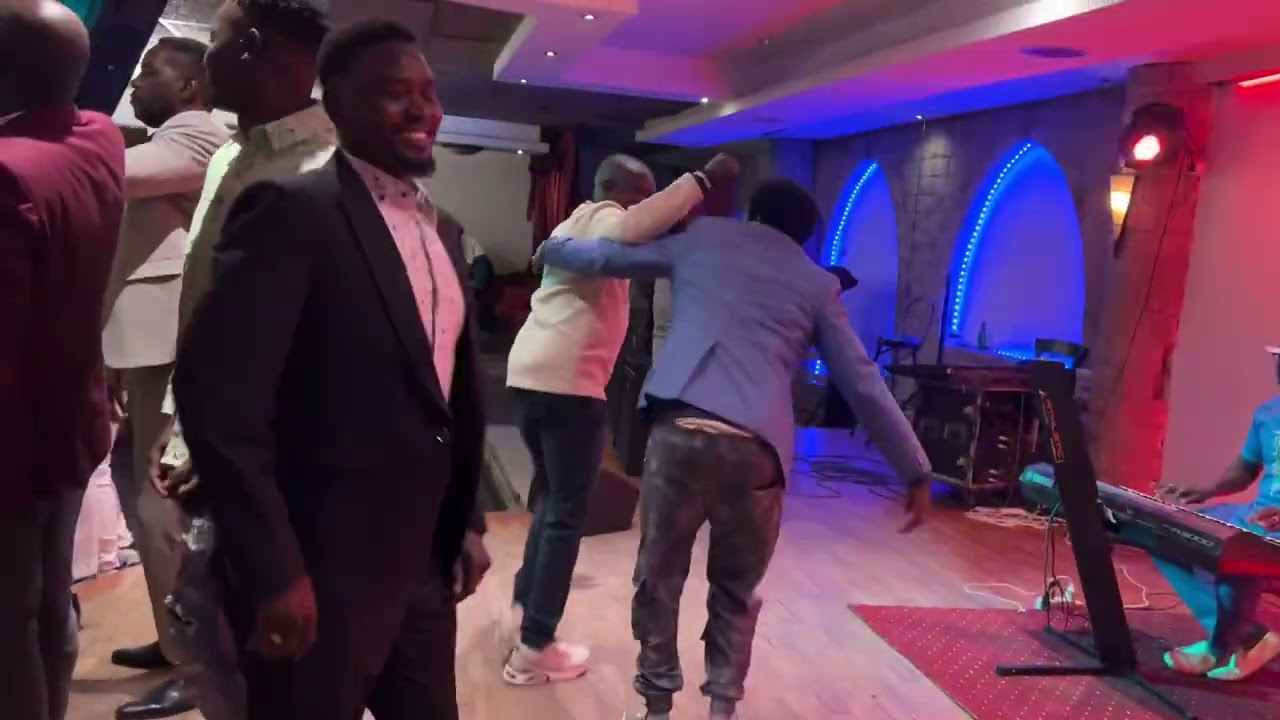 حفلة عبدالمنعم ود أزوم والعازف عبدالرحمن سقل 3 في اديس ابابا