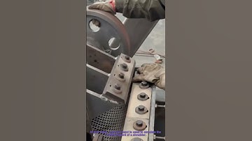 Industrial Safety: Glove Simulates Shredder Cutting Hazard – Master Equipment Safety!