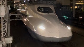 JR東海N700系1000番台G4編成（ビッグA編成）が東京駅16番線に到着停車するシーン（0242A）2022.8.23