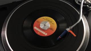 Miniatura de vídeo de "James Taylor & J.D. Souther - Her Town Too [45 RPM]"