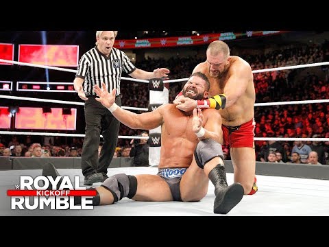 Mojo Rawley drives U.S. Champion Bobby Roode into the ringside barrier: Royal Rumble 2018 Kickoff