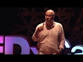 O mundo precisa de gente criativa, criadora e sem vergonha | José Bueno | TEDxCampinas