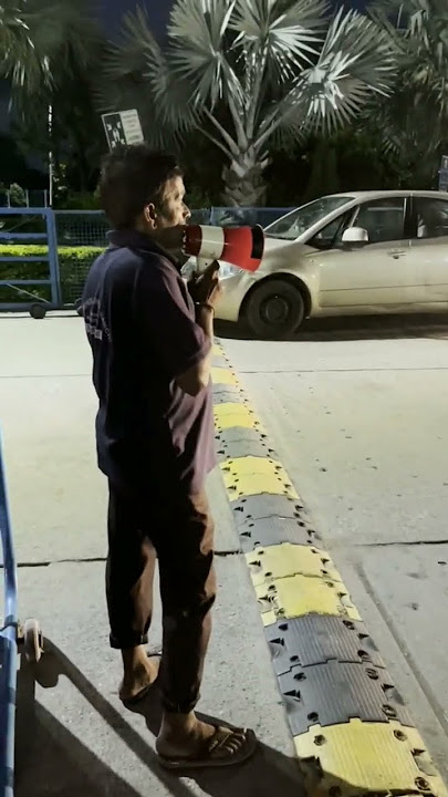 Jaldi waha se Hato #viral #jaldi #jaldiwahasehato #road #speaker  #funny #comedy #funnyvideos