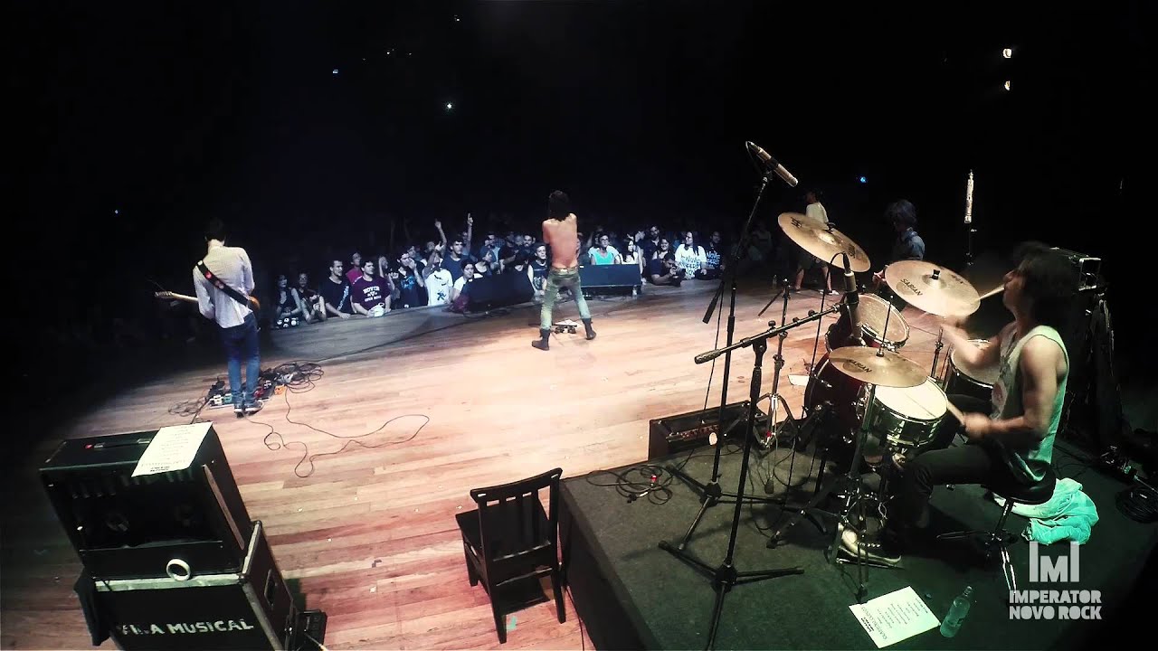 Imperator Novo Rock - 6ª edição com as bandas Clashing Clouds e Nove Zero Nove camera iphone 8 plus apk