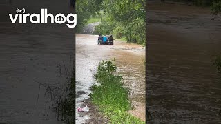 Men Push Car Through Flooded Street || ViralHog by ViralHog 4,339 views 2 days ago 1 minute, 53 seconds