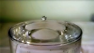 Water Coalescence Cascade - Jumping Waterdrops, Up Close