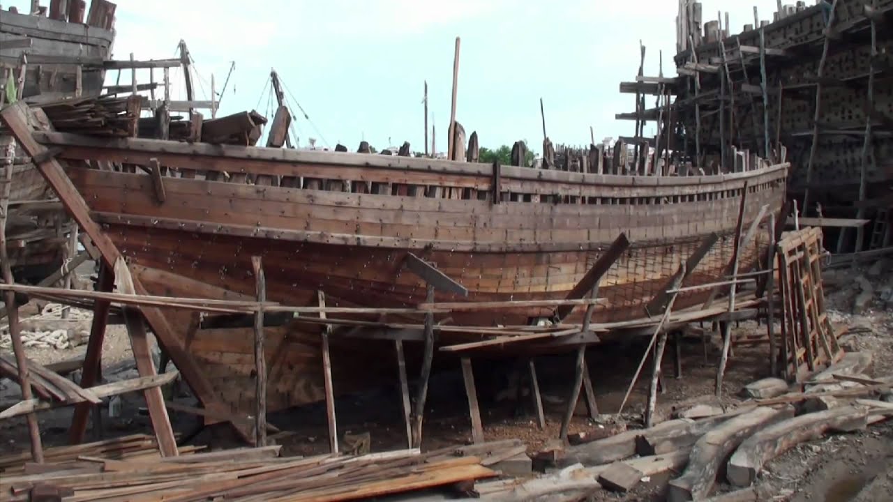 The shipyard of Mandvi (Gujarat - India) - YouTube