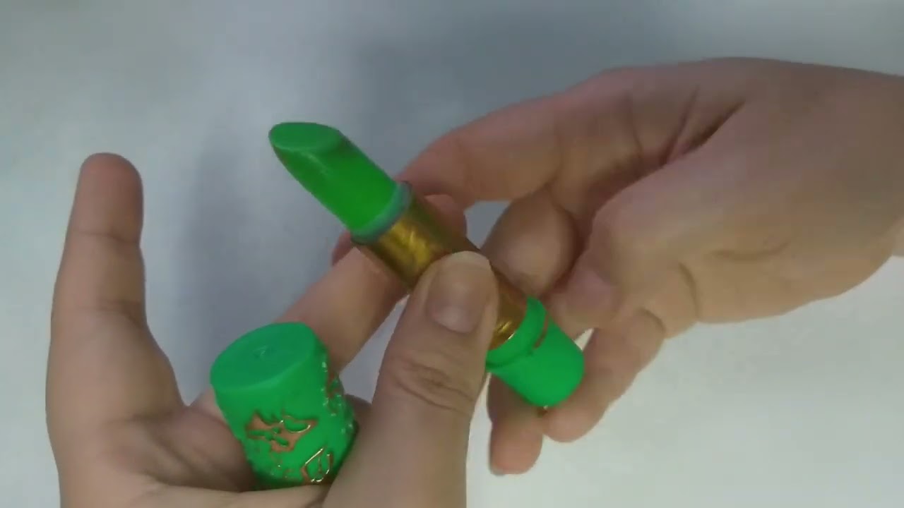 ASMR com objetos verdes 💚