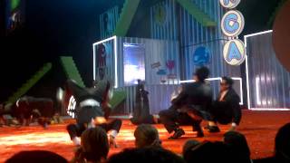 Julia Gillard \u0026 Justice Crew - 2011 Australian Kids' Choice Awards Performance