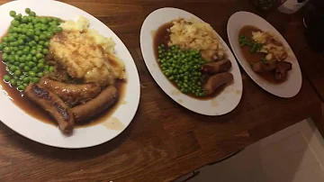 Slowcooker Bangers An Mash Easy Recipe