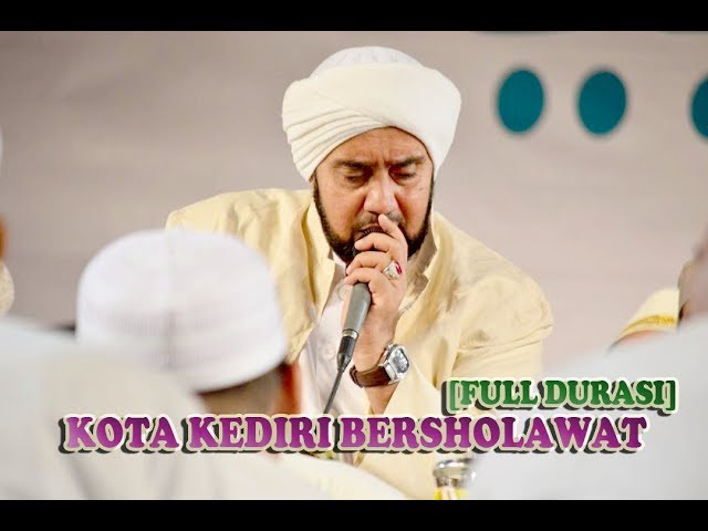 Kota Kediri Bersholawat Bersama Habib Syech di Stadion Brawijaya 1 Agustus 2015 (Full) class=