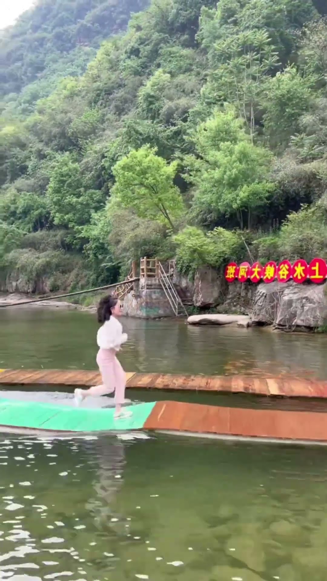 Water pontoon running challenge, a very interesting super #funny #shorts