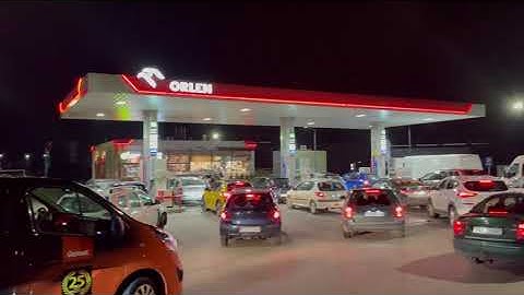 Kolejki na stacja paliw w Polsce