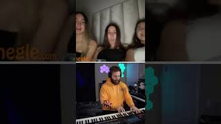 Piano Player Surprises Girls with Red Bone on Omegle