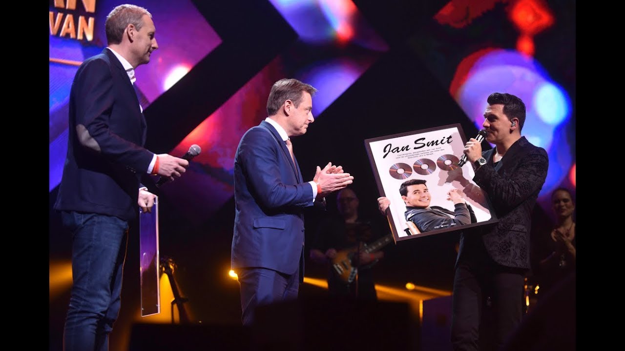 Jan Smit krijgt Vlaamse awards van Gert Verhulst en Bart De Wever