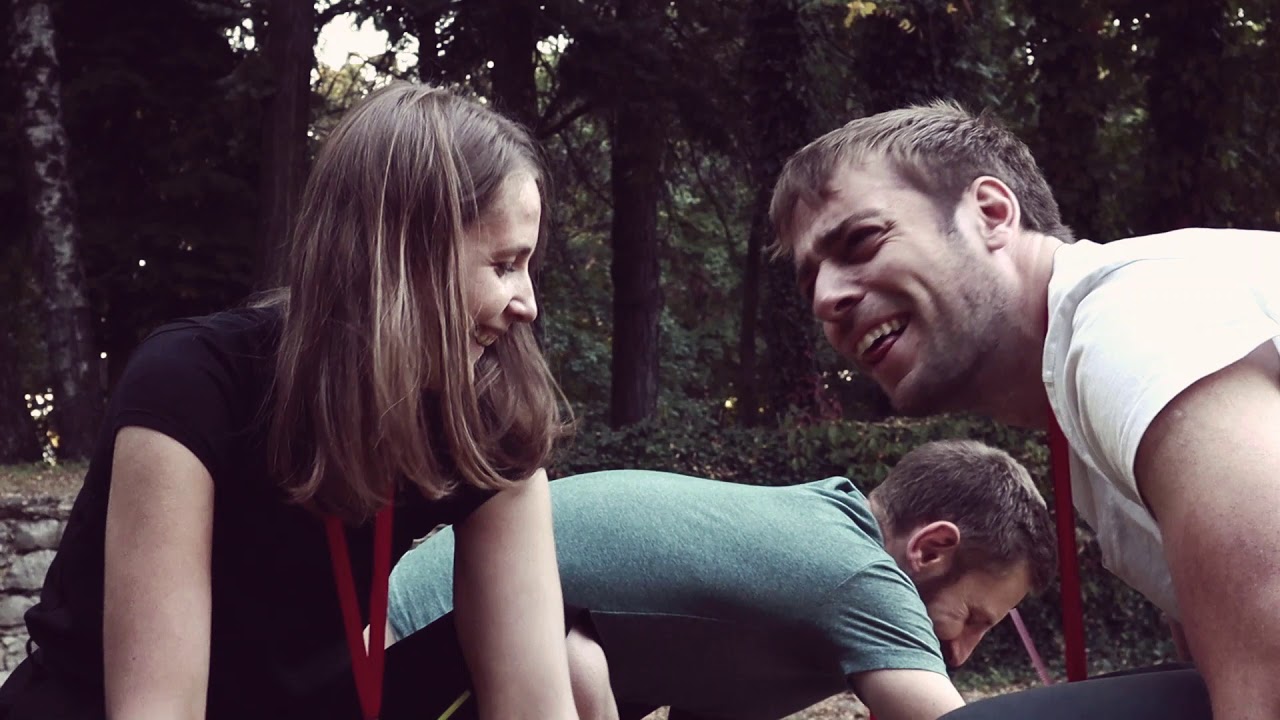 Drinksta V3 Trailer Twister game + Drinking! Drunk people playing