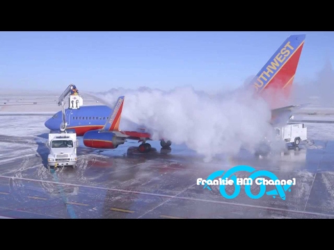 Plane sliding on ice | Aircraft skiddin on ice | Airplanes sliding