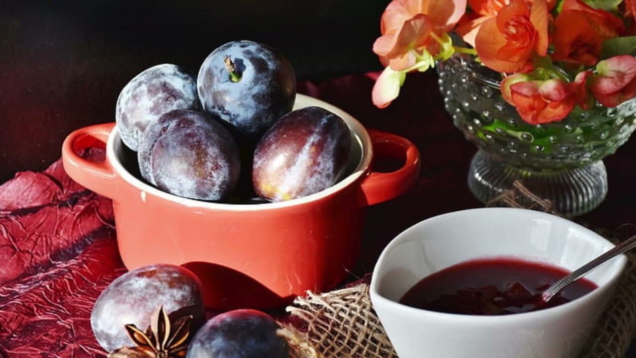 What Is The Nutritional Value Of Prunes? A Review By Nutrition Professionals