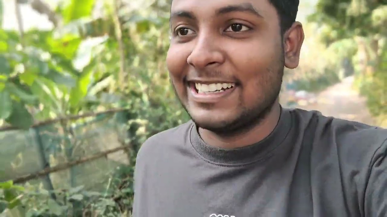 ভাবা যায় ছোটবেলায় সবার সামনে 😐.…....