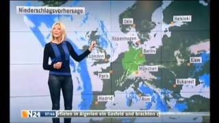 Miriam Pede in schwarzer Lederhose / Leggins beim Wetter - 17-Januar_2013.avi