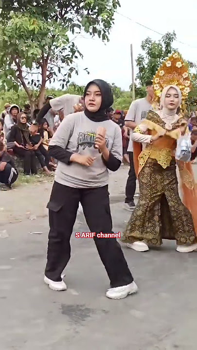 ngerock bareng besty juga seru #shorts #beranda #dance #dj #fyp #viral #djremix #2025
