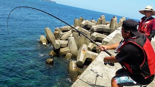 【必見】大魚を絶対に根に入らせない沖縄最強釣り師の剛腕ファイト！【与那国遠征2021夏#4】