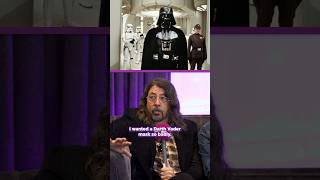 Dave Grohl’s Darth Vader Mask Beer Disaster 🍻🤣 #foofighters #davegrohl