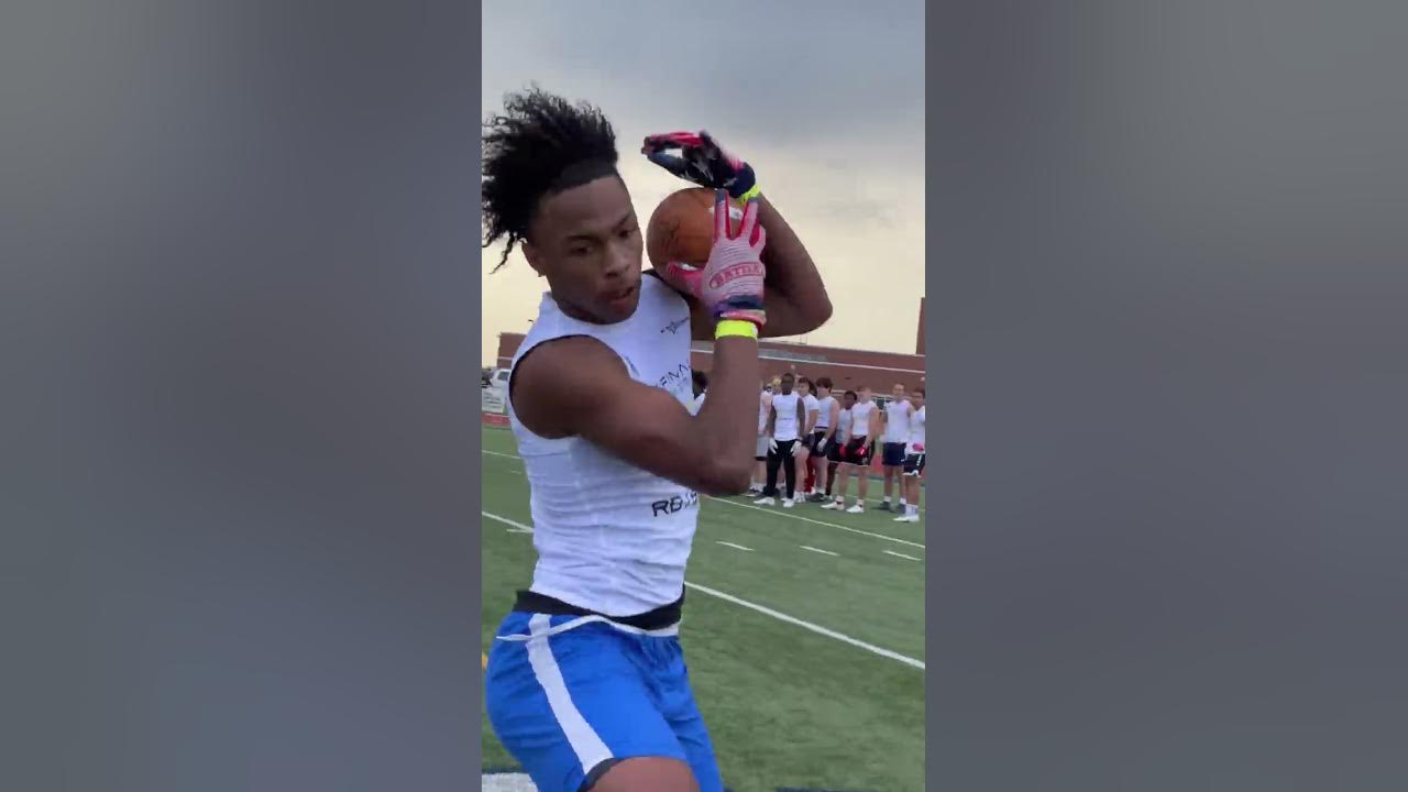 This FRESHMAN RunningBack is UNSTOPPABLE!!! 🤯 #shorts