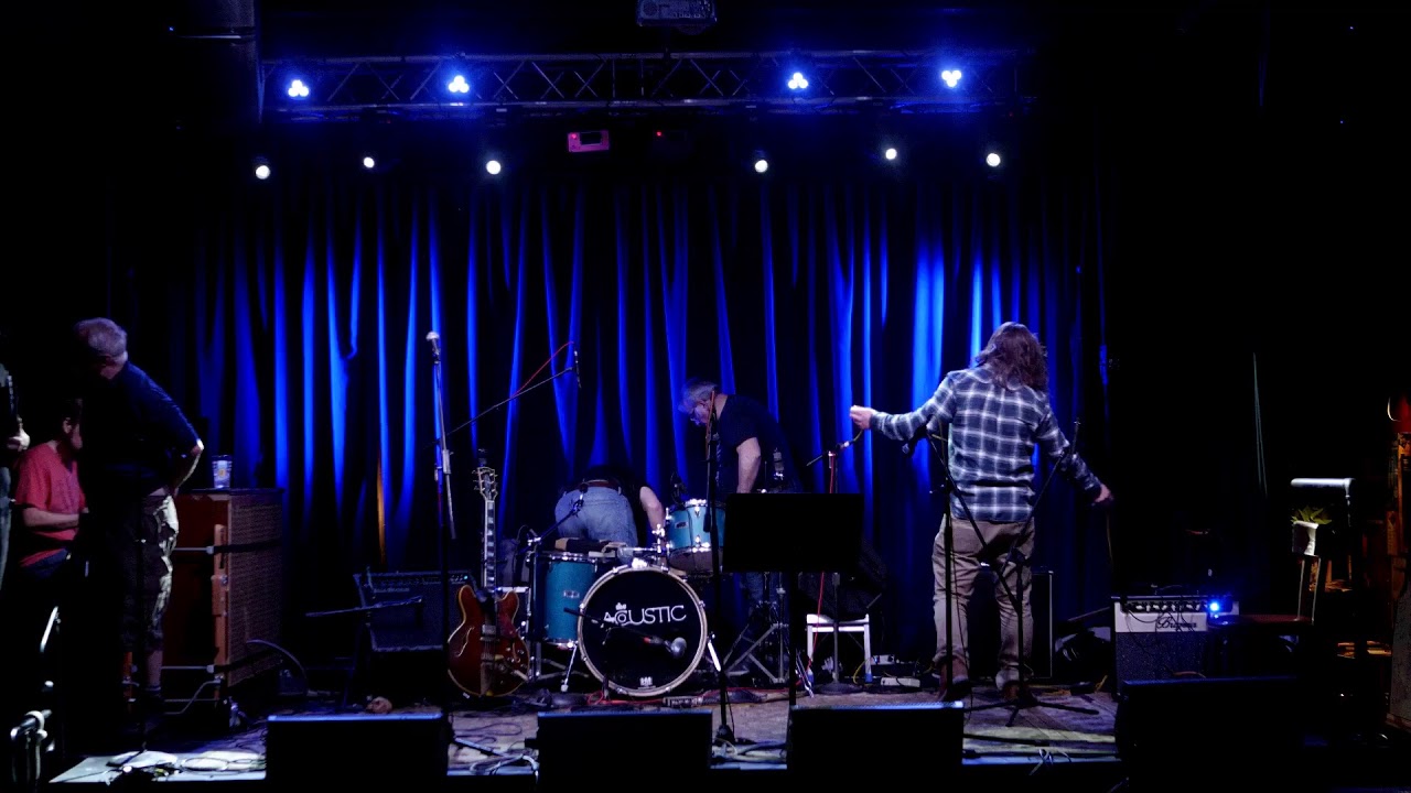 Dr Fameus w/s/g Shwizz