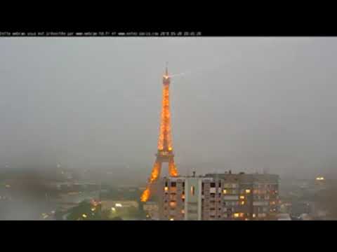 Video: Questa Settimana La Torre Eiffel è Stata Colpita Da Un Folle Temporale