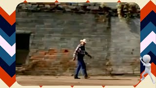 Walk like a bigfootian 🎵🎶