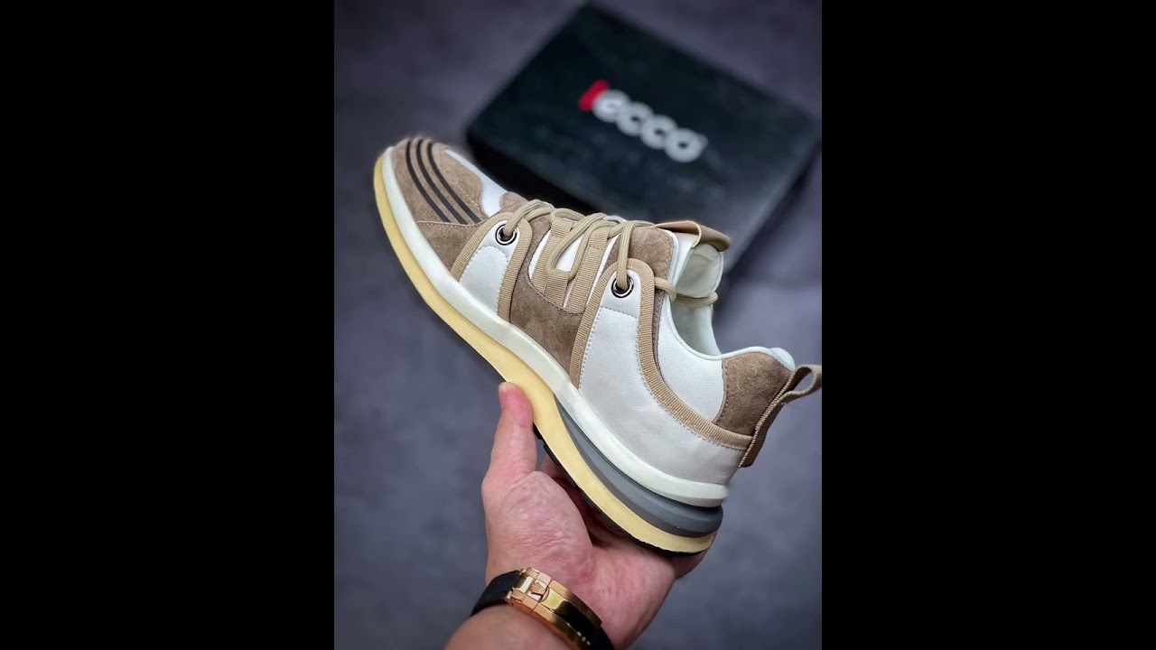 Casual small leather shoes use the clear texture 