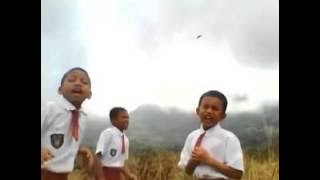 Trio Lagu Batak Anak SD (hebat)